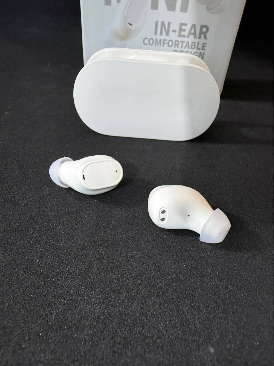 سماعة ماركة aseus Bowie EZ10 

جديدة لوك أصلية

الاتصال: تدعم تقنية Bluetooth 5.3 لضمان اتصال لاسلكي مستقر وسريع

توفر السماعات ما يصل إلى 30 ساعة من الاستخدام مع علبة الشحن

تدعم ميزة الشحن السريع (Flash Charge)، حيث تمنحك 10 دقائق من الشحن حوالي ساعتين من الاستماع

زمن الاستجابة: تتميز بزمن وصول منخفض للغاية يبلغ 0.06 ثانية، مما يجعلها مناسبة للألعاب ومشاهدة الفيديو لضمان تزامن الصوت مع الصورة

تحكم ذكي: تدعم التحكم باللمس لإدارة الموسيقى والمكالمات وتفعيل المساعد الصوتي

دعم التطبيق: يمكن ربطها بتطبيق Baseus لتخصيص الإيماءات، وتعديل إعدادات الصوت (EQ)، وتحديد موقع السماعات في حال فقدانها

السعر 25 ألف والتوصيل مجاني كل العراق 🚚

للحجز والاستفسار مراسلة الصفحة 

رابط واتساب مباشر الي يريد يراسلني 👇

https://wa.me/message/ANGQMMLUZKO4C1 بغداد, العراق


**إذا كنت صاحب هذا الإعلان وتريد حذفه لأي سبب، رجاءا أرسل رسالة إلى الدعم الفني**