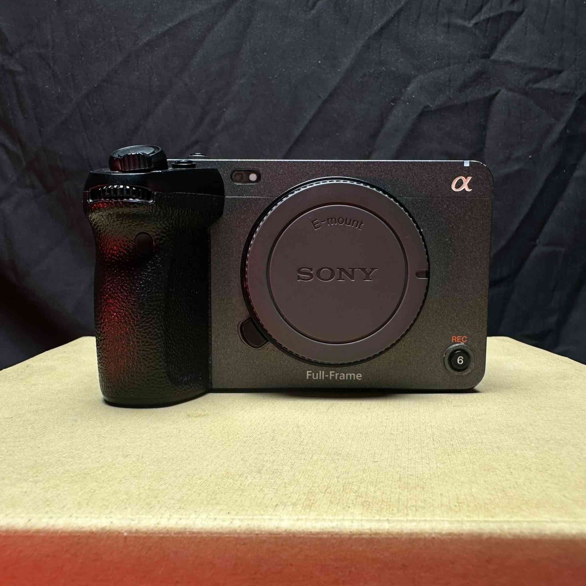Sony FX3
للبيع سوني fx3 

نضافة 90% 

كما موضح بالصور 

للاستفسار فقط الرقم 

***********
