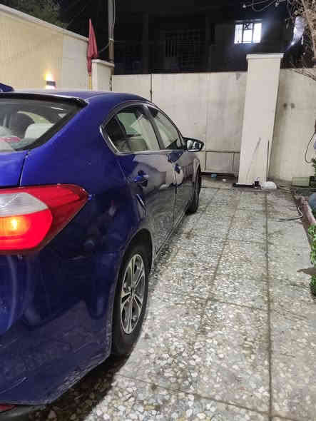 سلام عليكم كيا فورتي موديل ٢٠١٧ وراد امريكي  حادثها خلفي بيها 4قطع صبغ بدون ضربه نعتبرها حزام دواخل 
السياره مكفوله 
فولل موصفات عدا الفتحه  مكينه ٢٠٠٠ كير اي تي
السياره ما ناقصها برغي
 رقم بغداد مشروع وطني سعر 110 وبيها مجال
 ماشيه 100 الف مكاني بغداد الامين ثانيه للاستفسار ع رقم ***********
