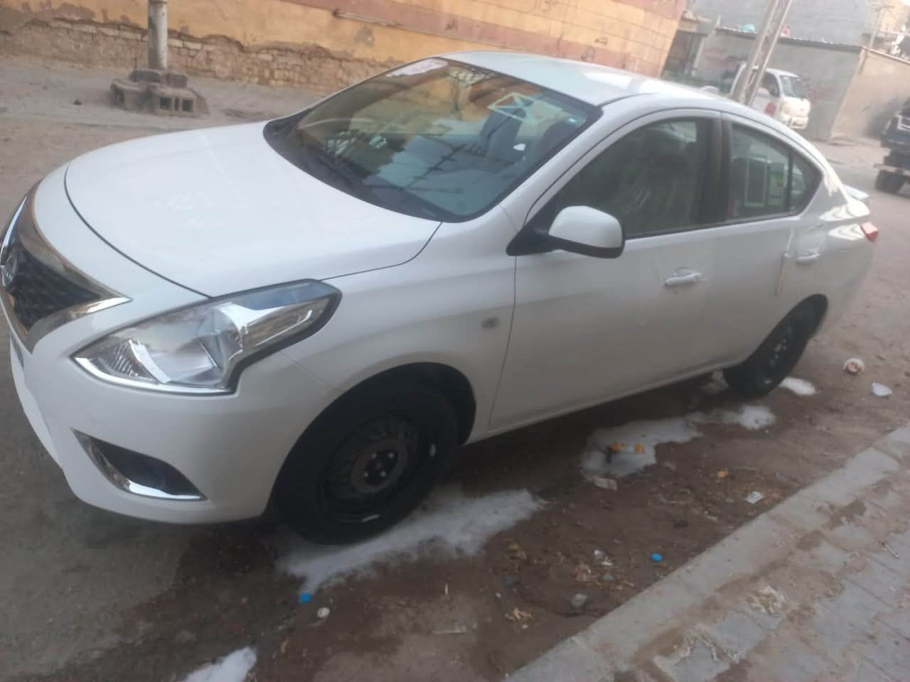 السلام عليكم نيسان سني موديل 25هندي كفاله عامه سياره ماشيه ٢الف  مكاني بصره الحيانيه***********
