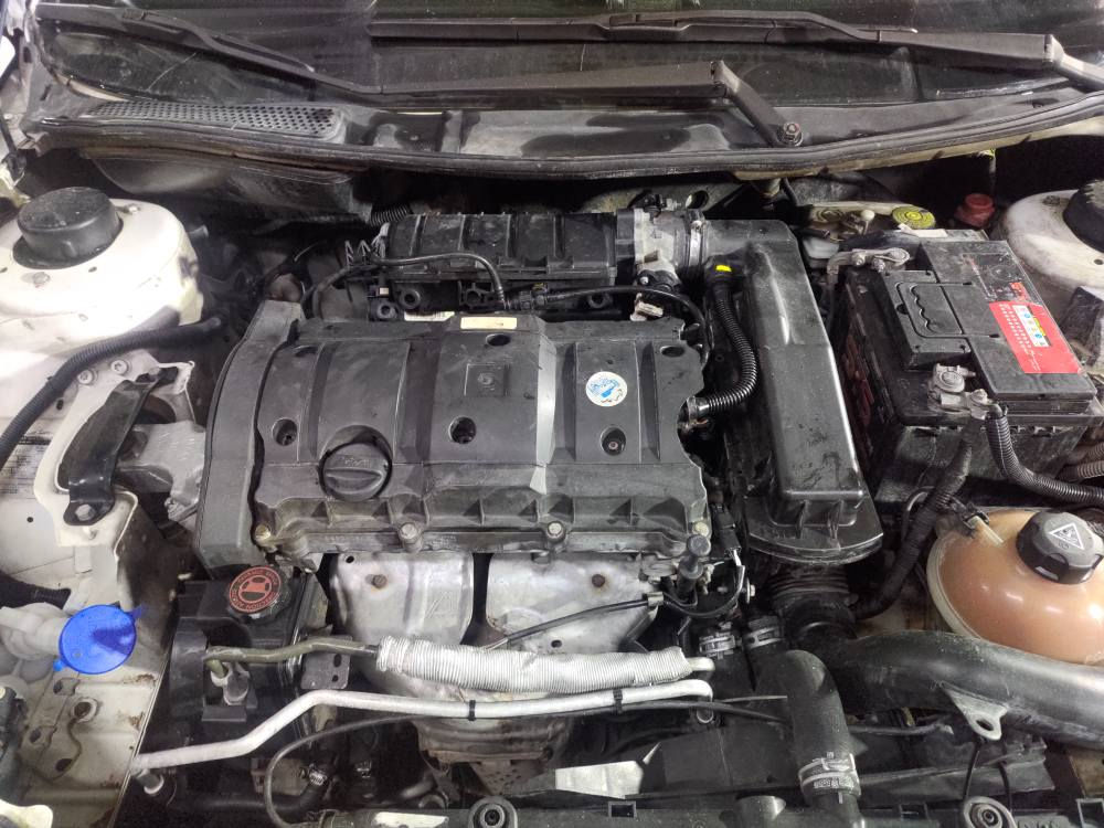 السلام عليكم 

سمند رنا فرنسي 🇫🇷
2015  
السعر $💵 60 💵$  وبيها مجال 😉 

حساسات خلفية مع شاشة حساسات 
ABS  مانع انزلاق 
❄ تبريد ❄
🔥 تدفئه 🔥
محرك 1600 فرنسي 
تخم تاير جديد 
صدر امامي جديد 

بيها طخطخات موضحه بالصور 

📌العنوان📌 بغداد 
📱 *********** متواجد واتس 📱 بغداد, العراق
