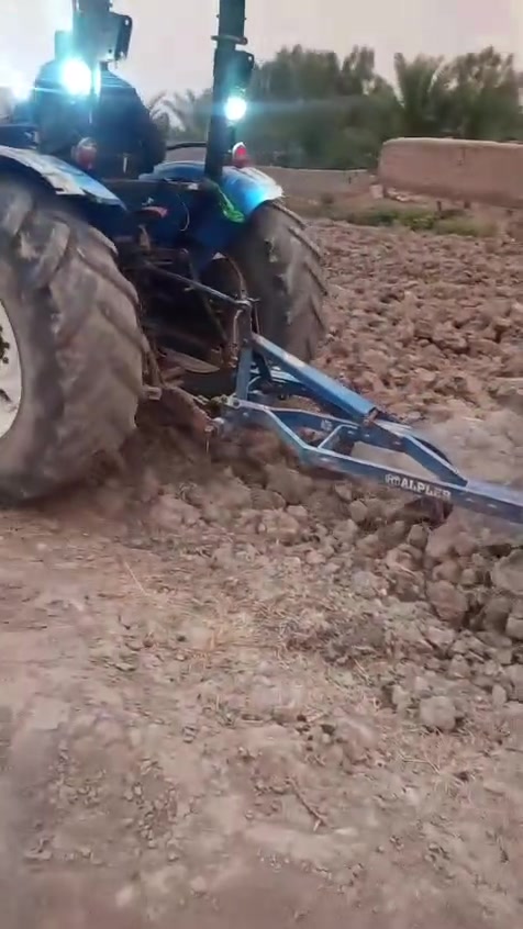 سلام عليكم مكينه نيهولند حجم ٧٥ موديل ١٥ بدون كير وكسل عل شركه محرك سوبر محرك مجفت مكان المكينه واسط نعمانيه خواني اني مكلف بل نشر او هاذه رقم راعيه***********
