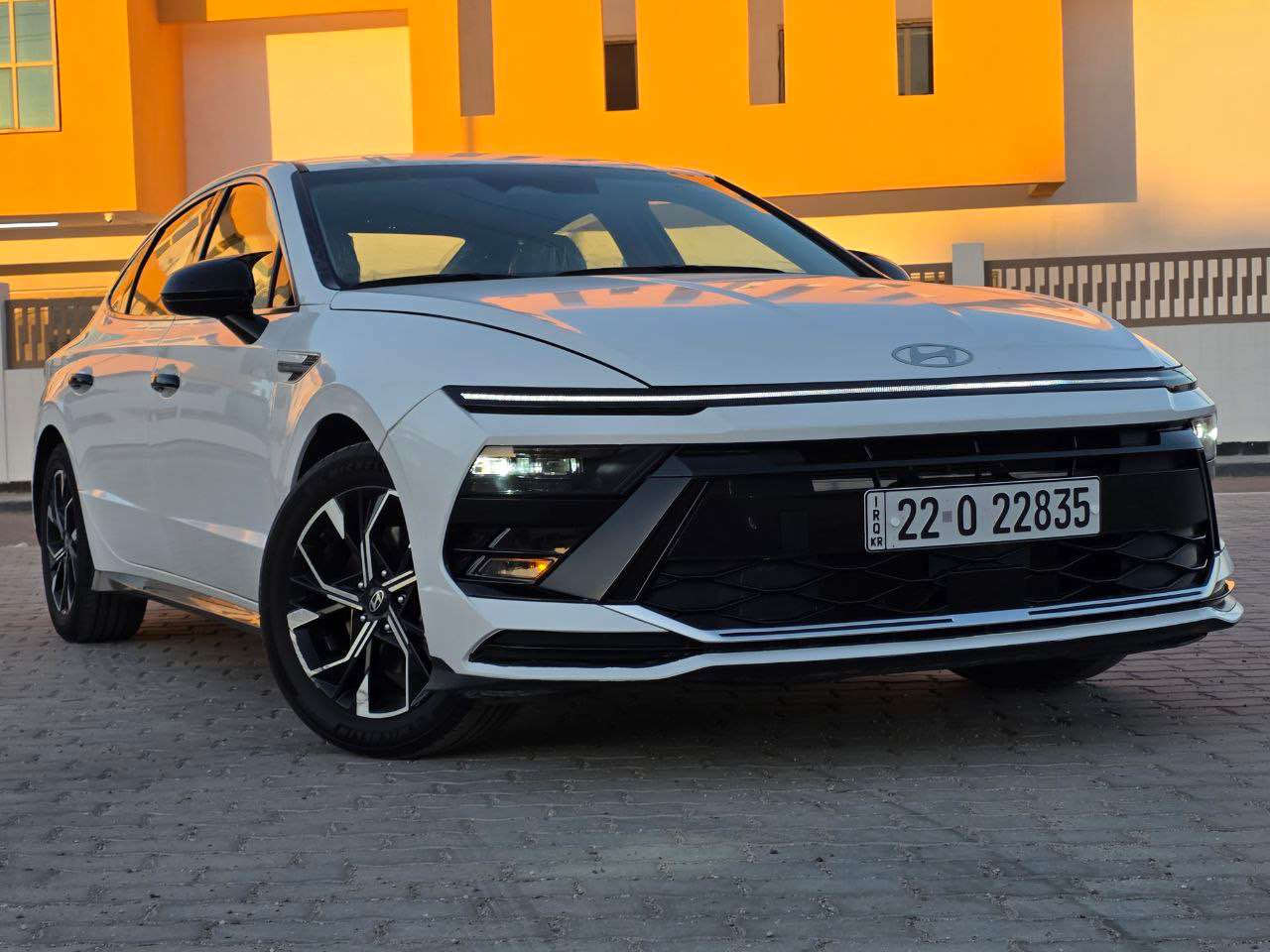 تــــحـــيــة  ____ طـــيـــبـــة
للبيع هيونداي سوناتا 2024 
دخول جديد  مرقم اربيل
باسم شركة تريد تحويل او وكاله  
‼️الـــسـعــر: 210 وبيها مجال‼️

المــوديــل: 2024 
الـــعــداد: 47 الف ميل 
الــضــرر : تبديل وصبغ جاملغ و بنيد 
دعاميه الخلفيه بيها صبغ نفسها
راديترات فان كله على وضع الشركة 
لغود شواصي كير محرك مكفولات 
———————————————
المواصفات 
———————————————
- بصمة تشغيل 
- بصمة أبوآب 
- تشغيل عن بعد
- شاشة كبيرة تدعم نطام كار بلي واندرويد اوتو 
- تحكم أستيرن
- شاحن لاسلكي
- مقاعد جلد بلادي
- كشنات الاماميه كهرباء
- كشنات الاماميه تدفئة
- تدفئة استيرن
- رادار أمامي للتوقف الذاتي 
- تحديد المسار للقيادة الذاتية 
- رادار جانبي
- رادار خلفي للتوقف الذاتي
- وضعيات للقياده 
- سايد بريك كهربائي
- اوتو هولد
- باقي المواصفات الغنية عن التعريف 
___________________________
📩للاستفسار مراسلة الصفحة💌
او الاتصال : ***********
العنوان :- البصرة البصرة, العراق
