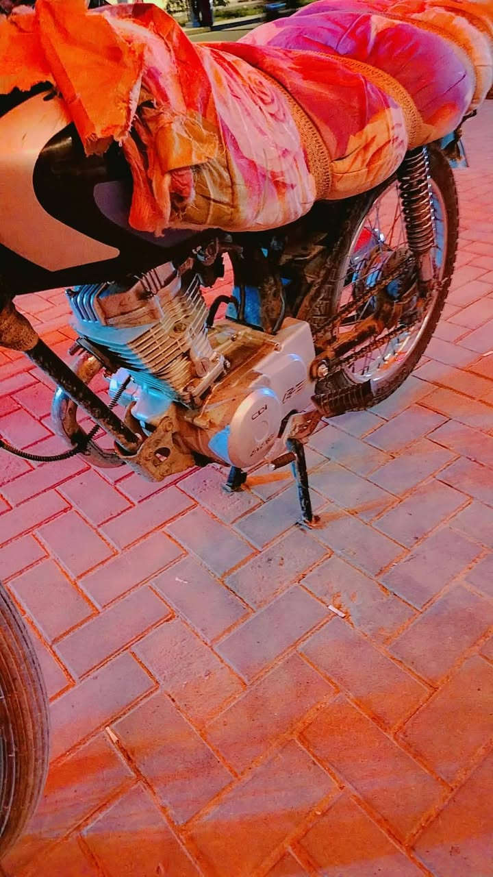 دراجه يراني شوف العين بل نهار بعد أوضح الدراجه المكان البصره جمهوريه الدراجه بس سنويه 600 وبيهه مجال ***********
