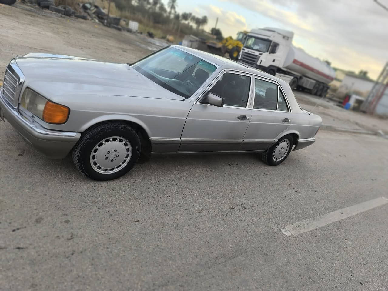 جامبو 300باب قصير رقم بغداد محور 3000 ديلكو شرط التحويل تخم تاير مكفوله من الضربه
مكينه وكير جدد
كهربائيات كامله 
السعر 50 وبيها مجال
كربلاء طويريج
***********
***********
