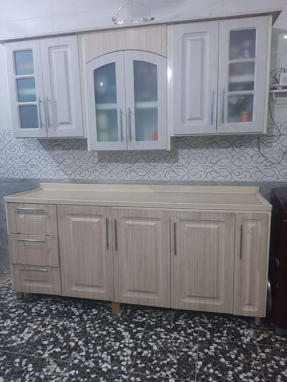 الداخل المنيوم والخارج ماده عازله والسطح مرمر الاصلي مو الصناعي ونظافته ٩٠ بالميه مثل ماموضح بالصور 
مكانه شارع فلسطين


**إذا كنت صاحب هذا الإعلان وتريد حذفه لأي سبب، رجاءا أرسل رسالة إلى الدعم الفني**