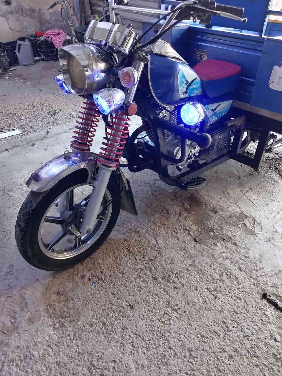 للبيع فحل الموديل 23 مكفوله كفاله عامه اي ضرر مابيهه أوراق اصولي بسمي من الوكيل السعر مليون و 800 باقي التفاصيل على الاتصال خاص ماكو هذا رقم صاحب الدراجه ***********
