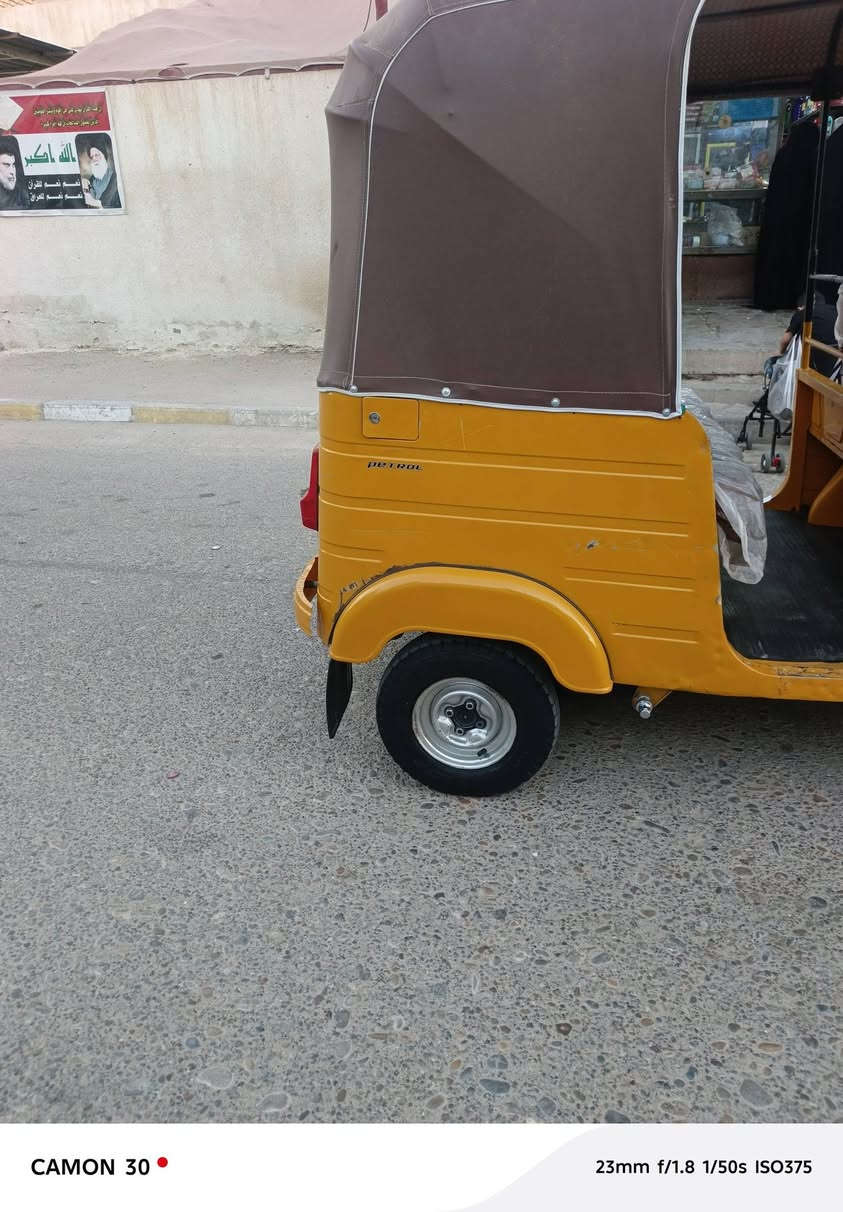 سلام عليكم تكتك البيع موديل 20 رقم وسنويه تكتك كشرته مكفواله المكينه لا نتقيص واله تبخير تخم تاير دوشمه جادر جديد مسجل بلاتوث تكتك جاهزه كبل الشارع كامله مكمله مكاني المجر الكبير الشراي ينتصل ***********
