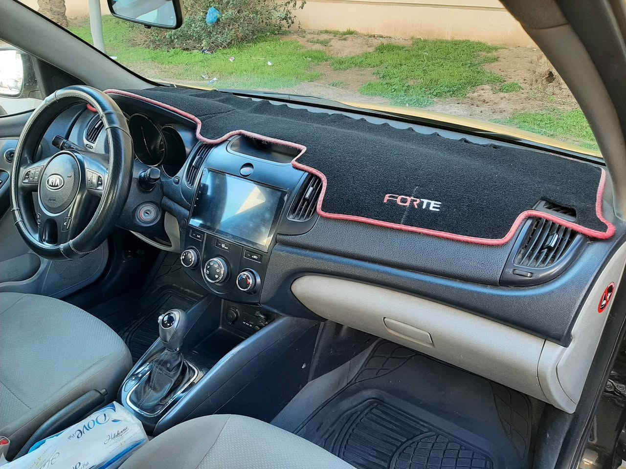 السلام عليكم كيا فورتي موديل 2013بغداد رقم الجديد سنوية 2030 محرك 2000 دوش الكير قبل سنه امبدل مال حاويه  تخم تاير جديد تدفئه تبريد كهربائيات كلهه شغاله حادثه مال امريكا جاملغ امامي الايمن والبنيد واشويه من الغد  وحادثهه مال العراق الجاملغ الخلفي الايمن وشويه من الباب  السعر 92 وبيها مجال مكان السيارة بغداد مجمع بسماية السكني رقم الموبايل ***********
