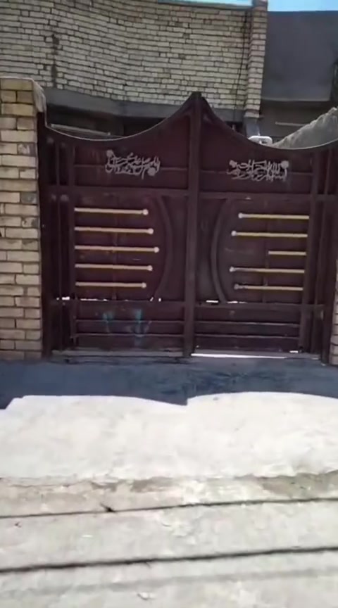 السلام عليكم
بيت للبيع مساحه 150متر
 حي طارق القديم خلف معمل الغاز قرب مولدة عباس
الاستفسار الاتصال بل رقم👇
***********
