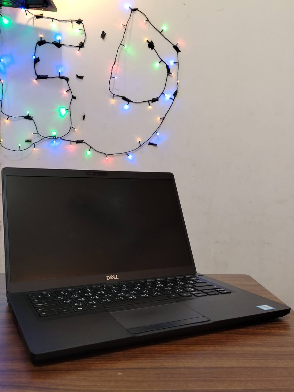 السلام عليكم لابتوب DELL معالج i7 جيل حديث للبيع .
اللابتوب جدا نضيف وادائة قوي ومواصفاته جدا عالية يفيد الي عنده دراسة او العاب او تصميم او غيرها من الاستعمالات.
المواصفات :
المعالج intel cori 7
الجيل : الثامن
كرت الشاشة : intel UHD GRAPHICS 
الرام : 8GB DDR4 
الذاكرة ( الهارد ) : SSD 256GB  M.2
الشاشة : حجم 14.3 حوافها جدا ناعمه دقتها  تشغل 4K ضد التوهج ips فدشي كلش راقي.

المميزات:
اللابتوب جدا سلم ووزنه خفيف 
كيبورد ليزري
الشاشة حجم 14.3 بحواف ناعمه جدا.
اللابتوب جيل حديث ومعالج i7 احسن فئة بالمعالجات .
منصب عليه وندوز 11 برو مفعل مدى الحياة.
منصب عليه اوفس مفعل مدى الحياة .
كيبورد عربي انكليزي ليزري .
كامرة امامية جدا واضحه.
سماعات ستيريو .
بطارية اللابتوب ليثيوم تطول وياك بالاستعمال المكثف اقل شي 4 ساعات
المنافذ :
منفذ الشحن
منفذ التايب سي للبيانات
منفذ HDMI
منافذ USB ومنفذ Aux

الملحقات :
ملحقاتها كله كاملة وجديدة غير مستخدمة لان ماصارلي فترة بسيطة جدا من اخذته.
شاحنة اللابتوب اصلية مختومه من شركة DELL  .
جنطة اللابتوب ماركة اصلية وبعدهي جديدة مامستعمله ابدا .

اللابتوب كلش نضيف ومواصفاته قوية ومحترمه وتصميمه سلم ومرتب .
ومابي أي نقص كيبورد سماعات انترنت شاشة كامرة كله شغال وممتاز ومابي اي نقص من اي ناحية.

السعر : 325 الف وبي مجال قليل .
مكاني النجف 
واليريده توصيل هم موجود ان شاء الله

***********

(لابتوب DELL جيل حديث العاشر حسابة لابتوبات للبيع النجف بغداد الموصل البصرة)
