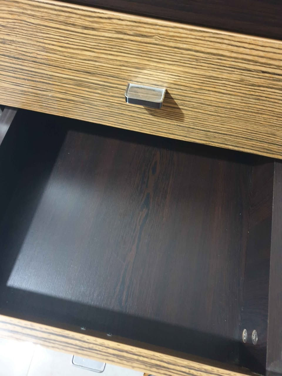 جكمج 4 درج 
نظيف 
السعر 30الف 
قياس 45*45
ارتفاع114 دهوك, العراق


**إذا كنت صاحب هذا الإعلان وتريد حذفه لأي سبب، رجاءا أرسل رسالة إلى الدعم الفني**