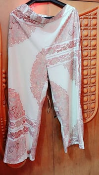 ملابس • نضيفات • رخيصات