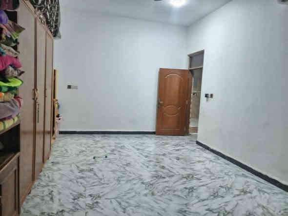 بيت للبيع مساحة 450 متر
مقابل مكتبة القلعه وشارع بيت جليب

يبعد عن الشارع 150 متر

يتكون من

استقبال 7*4 متر

مطبخ 4*5

هول 8*5

الغرف 5*4

صحيات داخلية

صحيات خارجية 

مخزن خارجي 

حديقة

بيتونه 

للاستفسار 

***********
