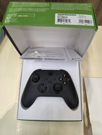 يدة اكس بوكس سيريس اكس ماخذها ب70 اريدها ب50 استعمال كلش قليل 07890418...