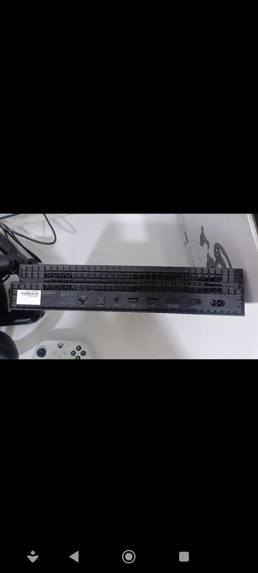 السلام عليكم
XBOX ONE X 

مساحة: 1024gb 

تاريخ الاصدار: 2017

اللون: اسود 

الملحقات: 

2 جويستك اصلي واحد ابيض وواحد ازرق 

دركسيون pxn v3 pro مستخدم شهرين ونص كامل ملحقات حتى الكرتونة موجودة 

الألعاب:  بي اكثر من 25 لعبة مملوكة اهمها:  

FIFA25

FIFA24

FIFA26

PES 2026

GTA5 

Forza Horizon 5 

Fortnite 

Resident Evil 4 

 وموجود حساب فورزا هورايزن 5 مختمة بي اكثر من 820 سيارة وفلوس اكثر من 600مليون 

وموجود حساب GTA5 مختمة وايضا GTA5 online  شبه مختم 

وحسابين فورت نايت بيهن سكنات هواي 

ملاحظة: الجويستك الزركة بيها درفت بنسبة 30بالمية كل 10 دقايق تطلع ومن تلمس الكير يروح 

السعر: 380 وبي مجال
للتواصل ***********
