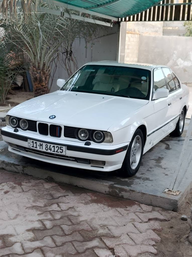 BMW 525 موديل 1990
 مصبوغه جماليه فقط
السياره سنويه بسمي تحويل ثاني يوم مشروع وطني

محرك 520

كير

اكسن

كله كفاله

سلايت تبريد كله شغال

مكاني بصره

رقمي *********** متواجد واتساب وعى الخط البصرة, العراق
