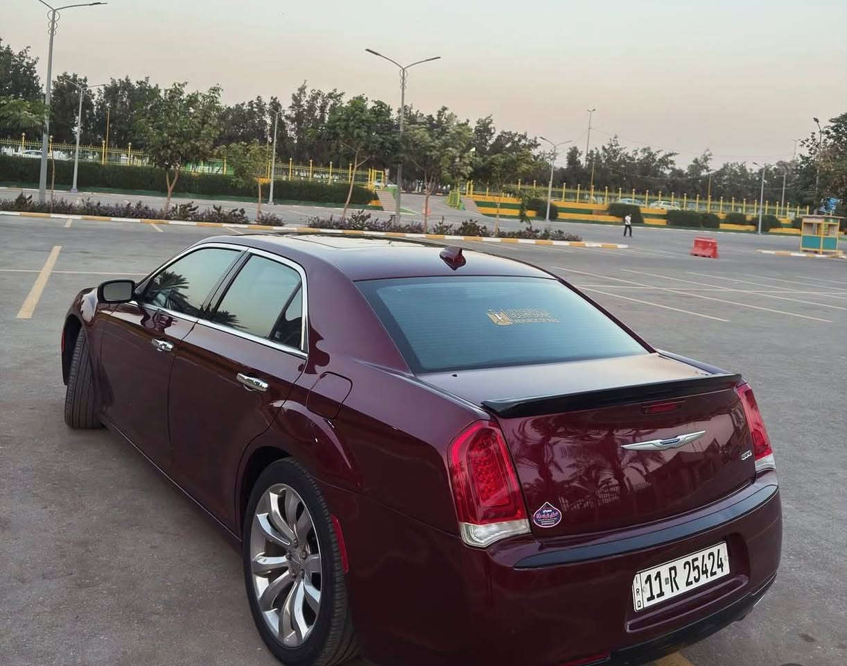 🚗🔥 كرايسلر C300 (أوباما) – موديل 2019 للبيع 🔥🚗  
تعجبك سياره تفضل خاص
السعر خاص 

✨ لون كرزي مميز 🍒  
✨ وارد كندي 🇨🇦  جاملغ امامي تبديل فقط قطعه وحده
✨ رقم بغداد باسمي 📄  

المواصفات:  
🔹 فتحة سقف ☀️  
🔹 كراسي ميموري 💺  
🔹 كراسي جلد فاخرة 🪑  
🔹 تدفئة وتبريد للمقاعد (السائق والمرافق) ❄️🔥  
🔹 كراسي كهرباء ⚡  
🔹 ستيرن كهرباء + تدفئة 🔥  
🔹 مرايا جانبية تعتيم ومتحسسة للضوء العالي 🌙  
🔹 نظام صوت Alpine 🔊🎶  
🔹 دخول ذكي (بصمة) 🔑  
🔹 إضاءة ترحيبية بالأبواب ✨  
🔹 نظام إضاءة كامل زينون 💡  
🔹 حدادية بكفالة 🛠️  
🔹 كير ومحرك وتبريد مكفولات ✅  
🔹 عليها إدامة كاملة ✔️  

📍 مكان السيارة: بابل 📍  

📱 السعر وتفاصيل أكثر 
***********  

❗ 

🤝 إذا تشوفها تخدمك تعال وعيوني إلك إن شاء الله ❤️  
🚘 ما ترجع من يمي، وإذا ما خدمتك فدوة إلك وإن شاء الله تحصل أحسن
