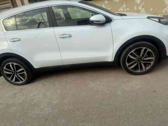 السلام عليكم من رخصة إدارة الكروب عندي سبورتج موديل 2020خليجي بدون صبغ ماشه 82 السعر 198 ورقه مكان بغدا د بلديات تلفون ***********
