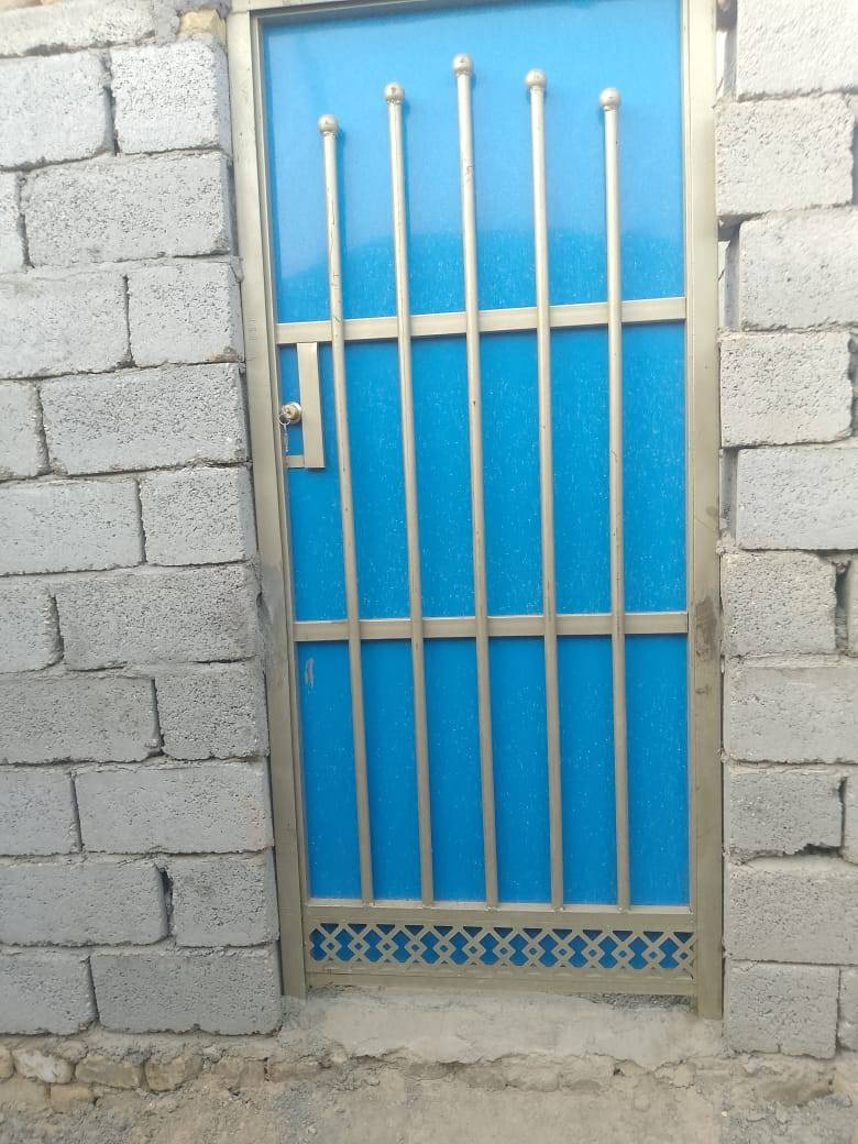 بيت للبيع العنوان الغراف قرب النبراز 
المساحه 150 
غرفه وصاله ومطبخ وصحيات 
الغرفه طول 5العرض 4
الصاله طول 6 العرض 4
المطبخ طول 4والعرض 4 
الديوانيه ما كامله 
البناء حديث بلوك كئربائي 
وماي وكئرباء 

معه شيلمان 16 قطعه 
ودبل طابوك 
و250 بلوكه 

التفاصيل اكثر التصال عبر الرقم 

واتساب ***********

