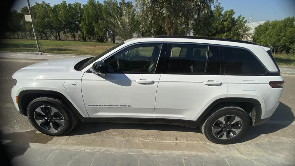 االله 
السلام عليكم جيب كراند شيروكي 4XE 2024 وارد امريكي

Jeep Grand Cherokee 4Xe 2024 2.0L

         حجم المكينه : 2000  تيربو + هايبرد + بلك ان 
المسافة المقطوعة :22 الف ميل   
                       الضرر : جاملغ ايمن مبدل نفس اللون 
          حالة الايرباك : سليمه وشويه بارد بالبنيد

#مواصفاتها
1.شاشه 
2.بصمه
3. تشغيل عن بعد
4.دمام خلفي
5.كشنات جلد
6.كشن السايق ميمري
7.كشنات كهرباء
8.صندوك كهرباء
9.حساسات خلفيه
10. 3 قطع تبريد 
11.اشاير بالمري
12.رادار امامي
13.فورويل
14.ثلاث وضعيات قياده
15. بنوراما فتحتين
16. كير ماوس
17. نظام منحدرات
18. هيترات بالكشنات 
19.ويل كب كروم
20.لايتات لد
21.بكلايت لد
22.كشافات
23.بصمة ابواب
24.هيتر بالاستيرن
25.سايد بريك بصمه
السياره جاهزه مرقم بغداد بااسمي صور الحادث بالمنشور

#السعر320  وبيها مجال جاهزه مرقم بغداد
تفاصيل اكثر هذا رقمي *********** تحياتي
