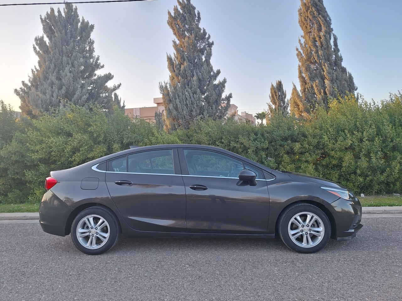 شوفرلیت کروز ٢٠١٧ نفتی ، رقم هەولێر ، شغال ، تحدید سرعە، کشن کارەبایی و هیتەر ، ٤ قطعة ..
(***********)
