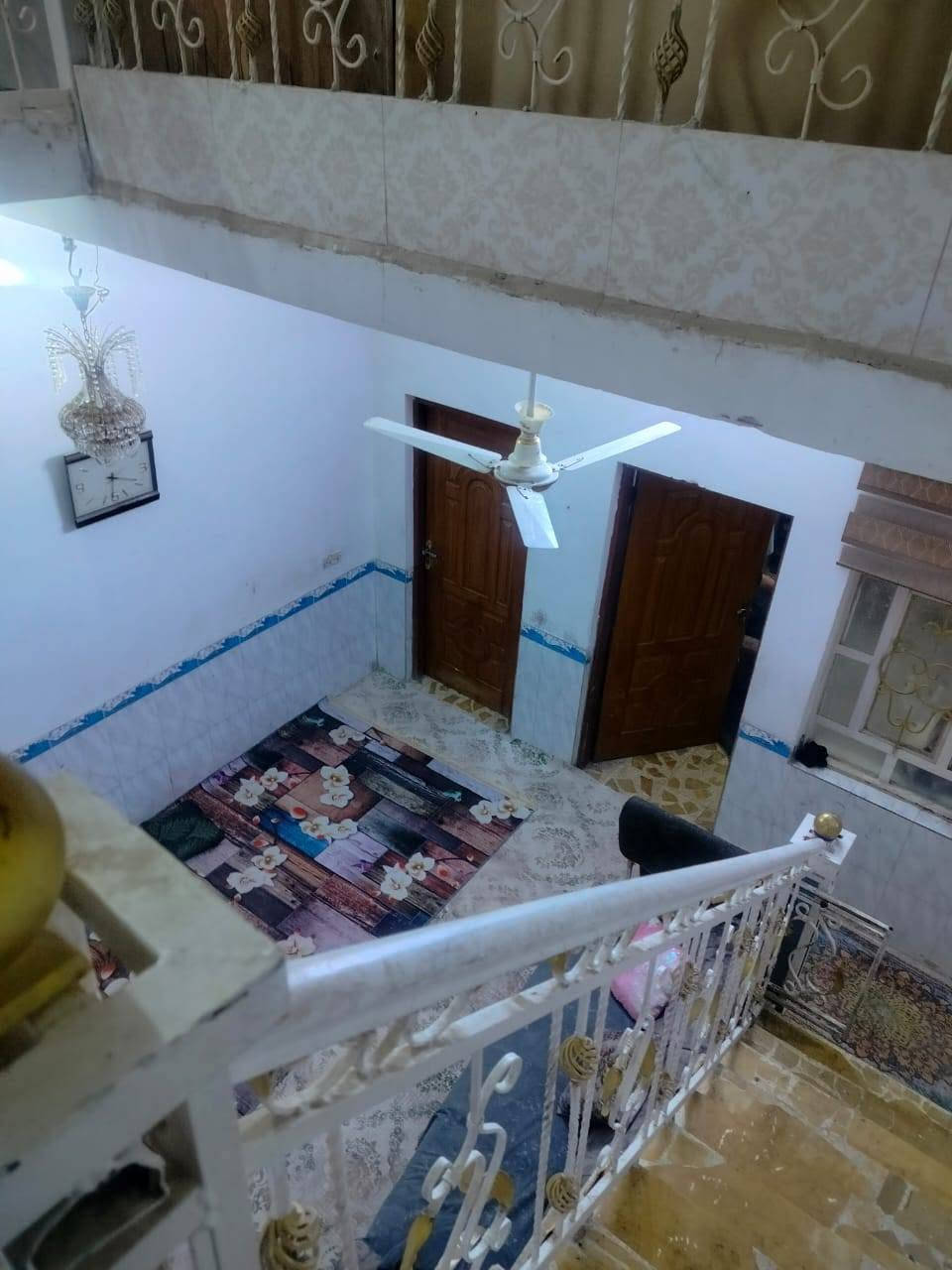 بيت بالناصريه ثوره خلف مجمع العائله ركن 
طابوا اسهم 200م طابقين طابوك كونكريت 
الارضي غرفتين وصالتين واستقبال ومطبخ وصحيات
وكراج سياره 
والطابق٢ 
3غرف وصاله ومخزن على تبليط وخدمات 
للإستفسار سعره ٢٩٥ بي مجال
***********
***********
مكتب نجمة الابداع بالثوره مقابل حسينية سيد عواد
