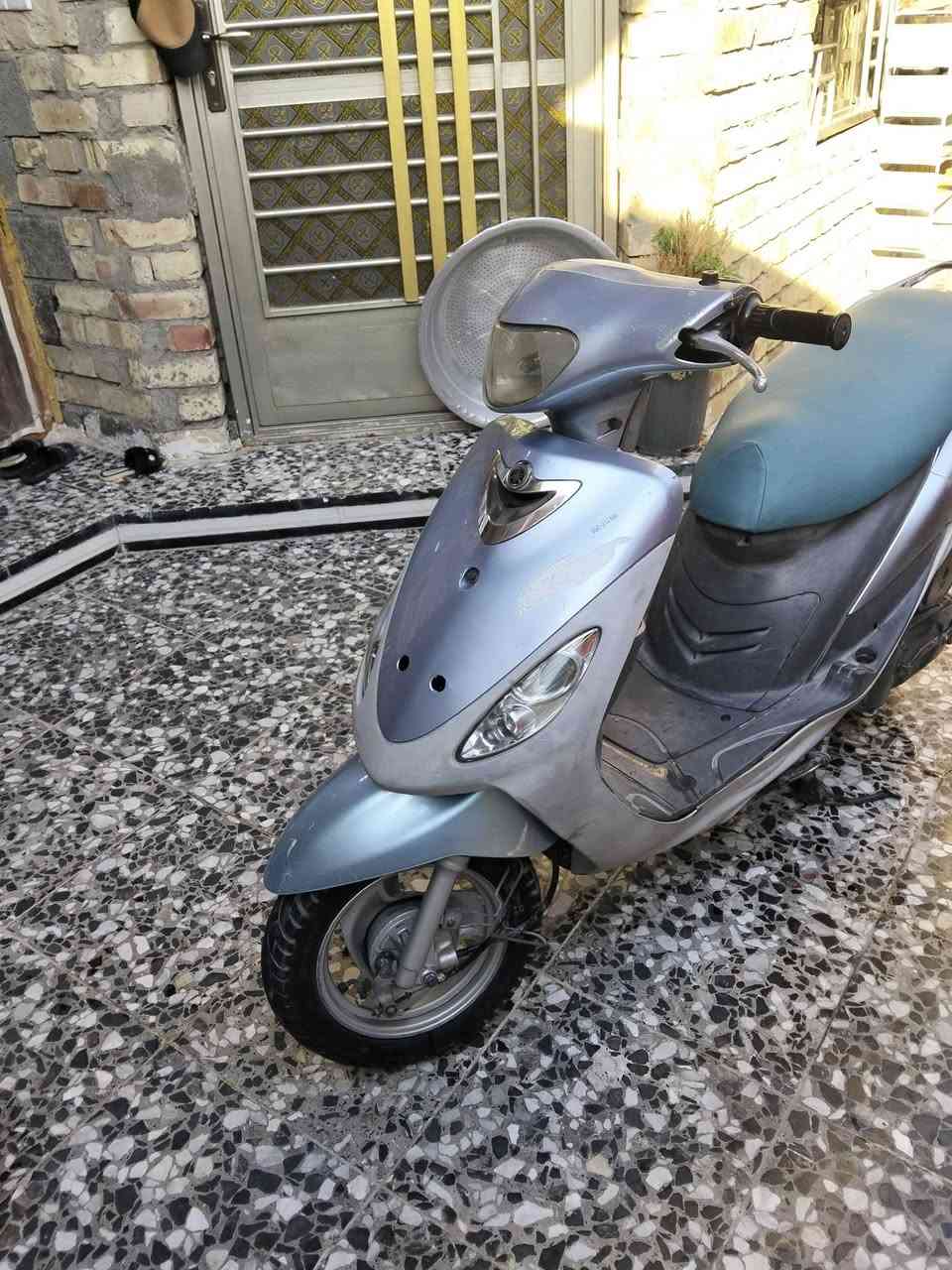 السلام عليكم دراجه ماكس منغولي دراجه بلاديه مكفوله من مكينه وكفرات اصليه ختم واحد كلشي شغال  سعر 550 بغداد حي النصر ***********
