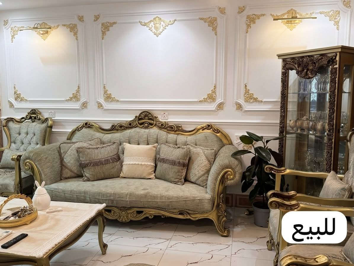 👑 تخم ملكي فاخر للبيع 👑
لكل من يبحث عن الفخامة والأناقة تخم قنصلي كلاسيكي نظيف جداً وبحالة ممتازة
 التصميم: حفر خشب ذهبي راقٍ مع قماش فاخر بلون مميز.
 الحالة: نظيف جداً (بحالة الوكالة) وبدون أي عيوب.
 السعر: [مليون و500] (قابل للتفاوض البسيط ).
📍 الموقع: [بغداد البياع]


**إذا كنت صاحب هذا الإعلان وتريد حذفه لأي سبب، رجاءا أرسل رسالة إلى الدعم الفني**