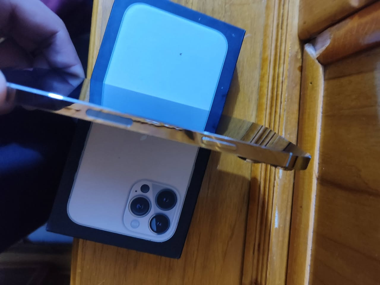 سلام عليكم 13 للبيع ذاكره 512 مريكي كفاله عامه شيحه وحده بطاره 93 بلاديه جهاز ستخدام قليل سعر 7500 مكان المجر الكبير ***********
