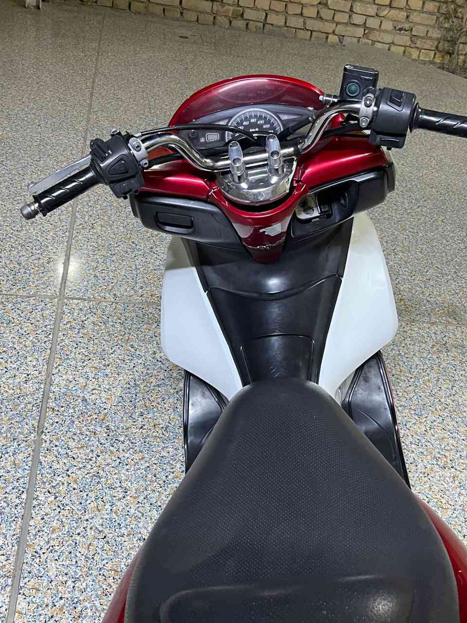 دراجة PCX
،جيل اول ياباني JF محرك ١٢٥ 

كوت حي السياسيين 

السعر:  1.300 و بيها مجال 

***********
