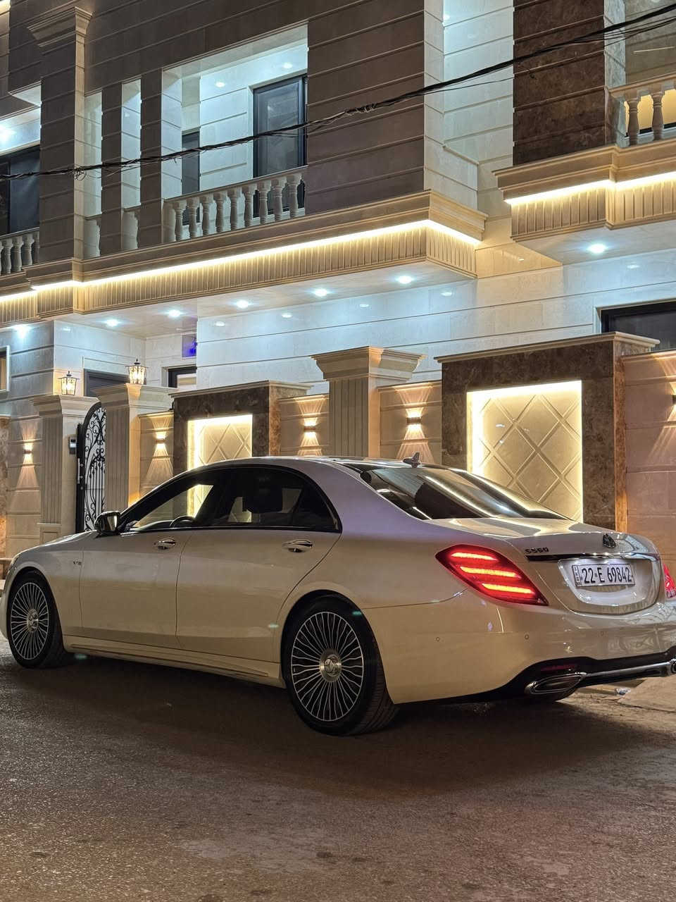 الوحش 🔥
مرسيدس s560 للبيع او المراوس 

مواصفات :

محرك 8 سلندر 4 الاف توين تيربو
كير 9 سرعات

وارد الماني فقط صبغ جاملغ وباب خلفي اثر شخط 

ماشية81 الف كيلو  

جكات تصعد وتنزل 

فتحة بانوراما

رادارات وكامرات 360

نظام الرؤية الليلية

تحكمات كشنات امامية و خلفية كهربائية و مساج

كشنات تدفئة وتبريد

نظام اضائة داخلية 64 لون 

DISTRONIC PLUS نظام القيادة الذكية

كاميرات 360 درجة

نظام النقطة العمياء

للحماية قبل الحوادث PRESAFE نظام

مساعد الحفاظ على المسار

نظام الفرملة التلقائية في حالات الطوارئ

PPF مغلفة بالكامل السيارة 

رقم اربيل وتحويل مباشر
________________________

السعر 52000$ ورقة 

للتواصل :***********
