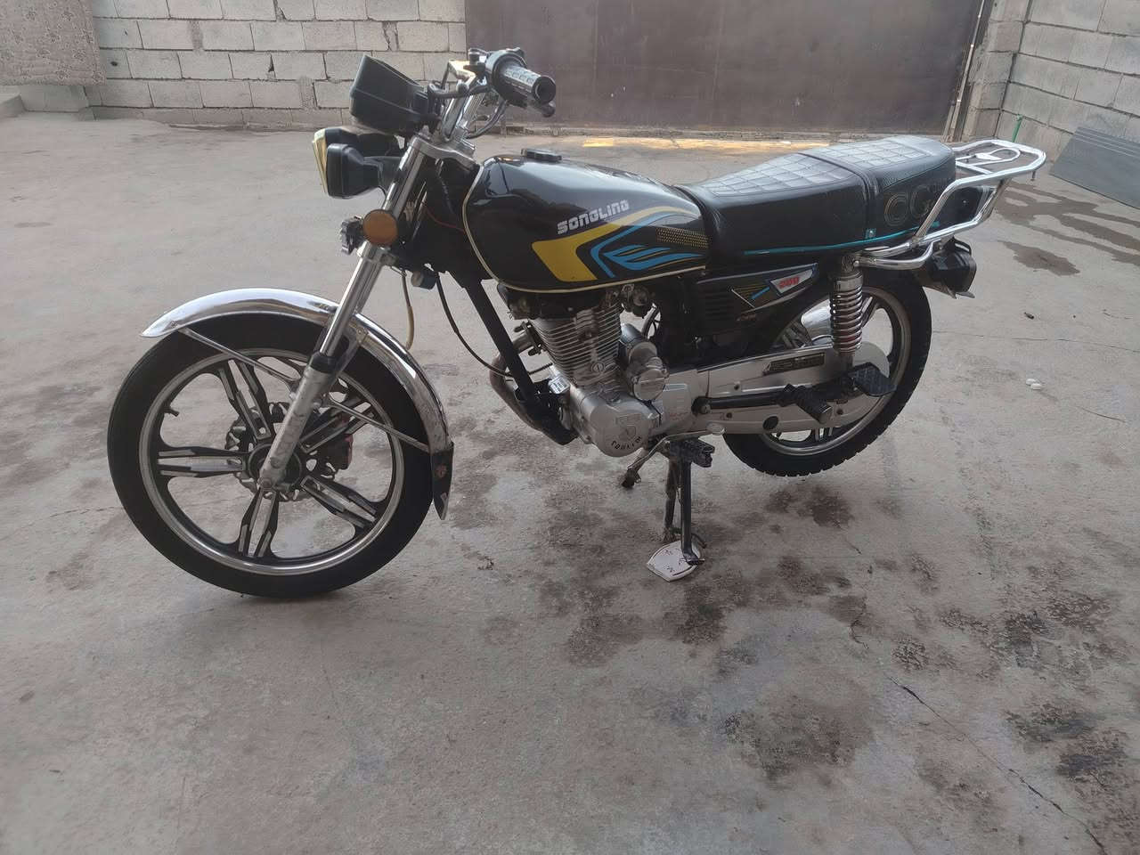 السلام عليكم للبيع واحد سيفان موديل 23محرك مفتوح نشاط فول السعر 450وبي مجال ولاخر تايكر موديل 17محرك مفتوح السعر 175وبي مجال اتصل وتدلل. ***********
