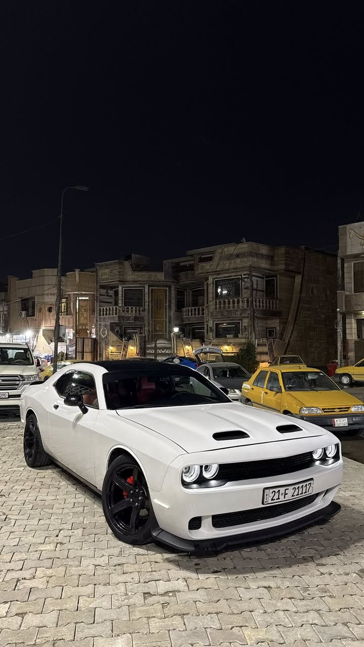 سلام عليكم جالنجر موديل 2016 للبيع فقط مكينه ٦ سلندر
حادثه جاملغات خلفيه فقط بدون لغد بدون شاصي 
بيه قطع صبغ ابيع احزام 
رقم الجديد 
مواصفات
محدث بنيد
زنون عالي ناصي 
ويل نجمه تخم تاير
كشنات جلد 
شاشه جبيره 
لحايه + سكوبات + تكساس لد ابيض 
سياره جاهزه 
2C3CDZAGXGH100800
مكاني بغداد 
السعر 130 وبيه مجال 
الرقم ***********
