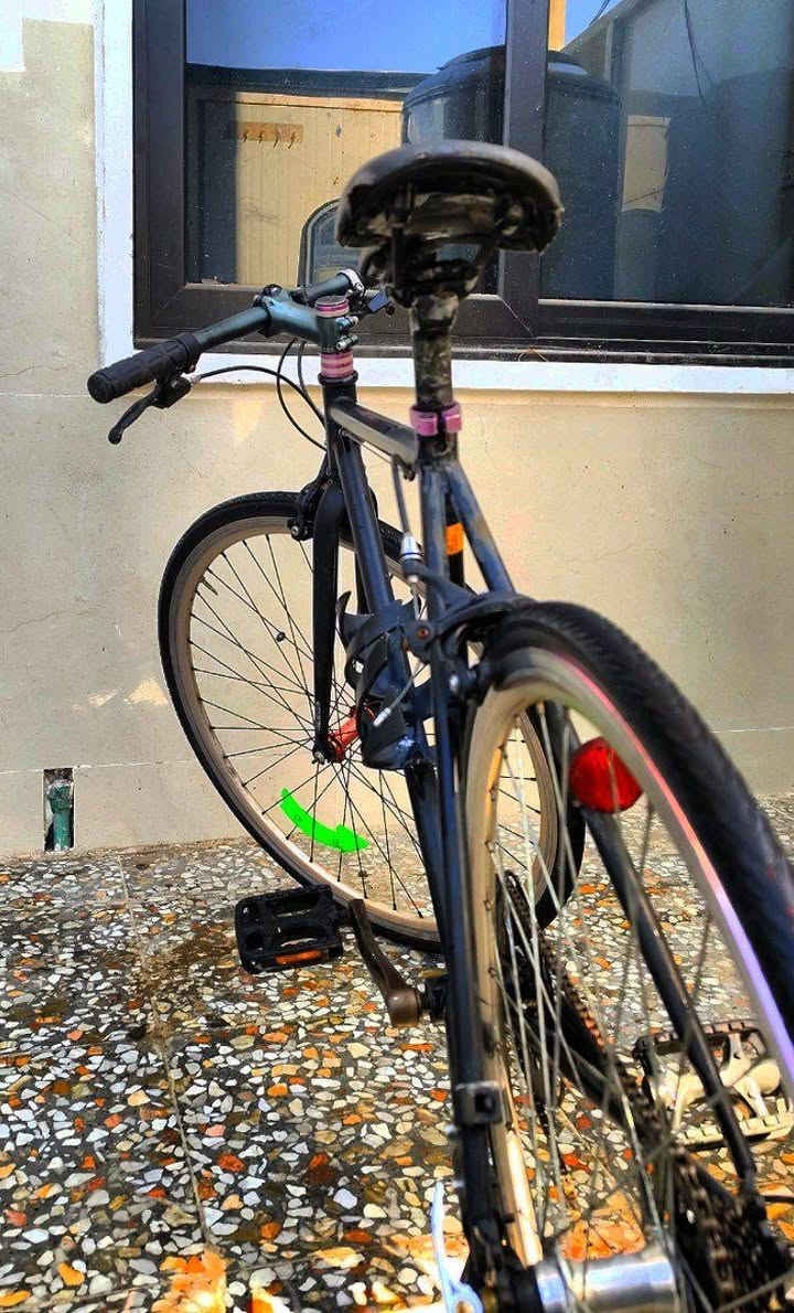 سلام عليكم
بايسكل c700 حجم 26 بالة ياباني 
عليه سستم تبديل نمر شيمانو 1×8
ومكينة شيمانو وبطيخة امامية وخلفية رياضي 
بايدر رياضي خفيف لون تيتانيوم 
مقعد رياضي خفيف 
ستيرن رياضي مثل ما موضح بالصورة 
نظام بريك شيمانو 
السعر 125 وبيه مجال 
مكاني حي الجهاد 
رقم للتواصل *********** موجود خاص ماسنجر
