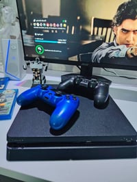 بلايستيشن 4 سليم • ٥٠٠ جيجا • ٣ ألعاب ٢ جويستك