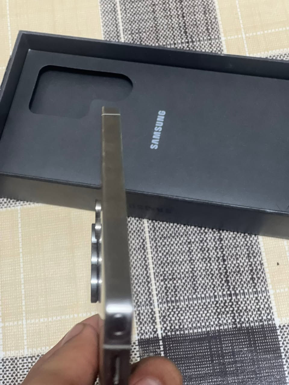 سلام عليكمً شباب جهاز انتره 25نضافه ميه مكفوال من شخط ذكره 256توصال فيس رقمي وساب ***********+ملحقاته كمله
