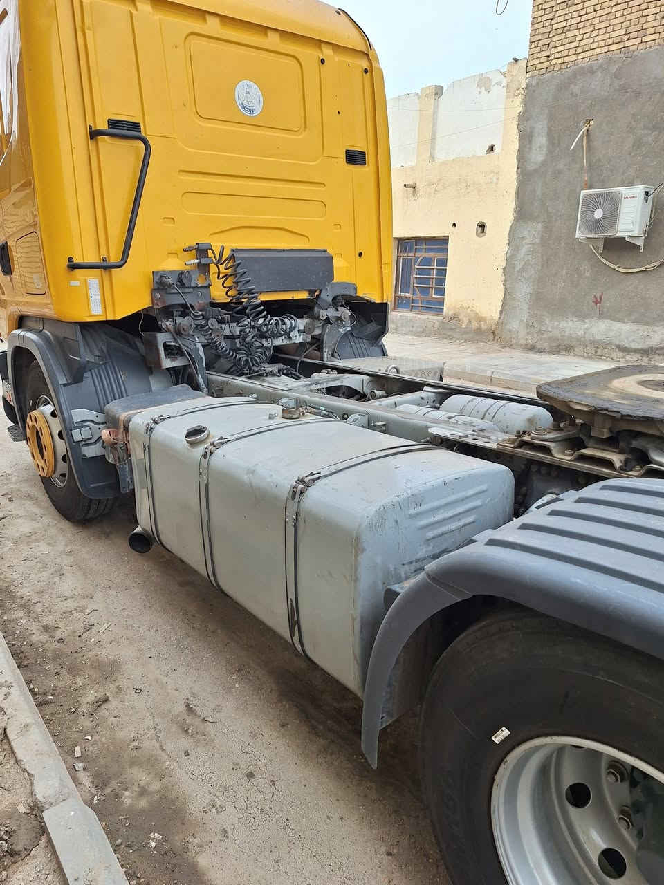 رأس تريله فلات ذات جوانب متحركه موديل 2002 مكينه انجكتر خطين كير عادي 4ب4 رقم انكليزي سنويه ل28 تحويل مباشر السعر عالخاص مكانهه ناصريه مركز 
الرقم ***********
