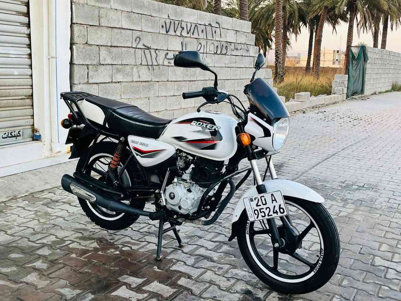 يالله السلام عليكم بوكسر موديل ٢٢ مرقم لوحة وسنوية انكليزي تحويل ثاني دراجة كفالة عامة من الشخط مكينة سبانة ماممدوة عليهة جيب الف فيتر يفحص ماشيه ٩الاف حقيقي دراجة جديدة بمعنى الكلمة ترايك وين ميعجبك 
ودراجة بعد احله من الصور 
متوفر نضام اقصط ماستر الرافدين فقط 
عسكري متقاعد موضف او وريث 
مكاني ديالى_بعقوبه التحرير 
بيع او مراوس 
***********
