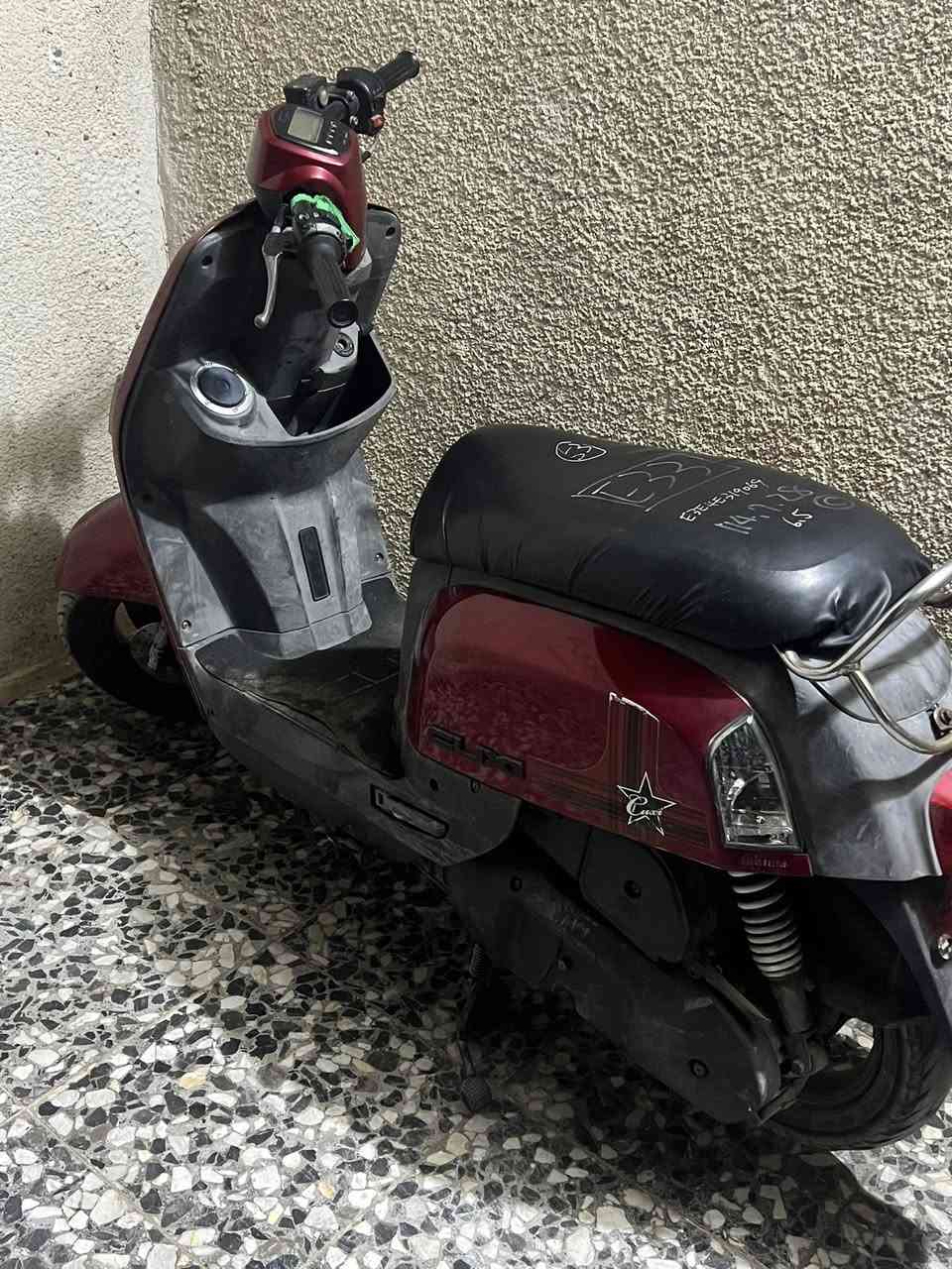 بليس للبيع مديل 2009 دراجه حاويه صارله سبع تيام طالعه من معرض السعر 900 قفل مكاني كربلاء الرقم ***********
