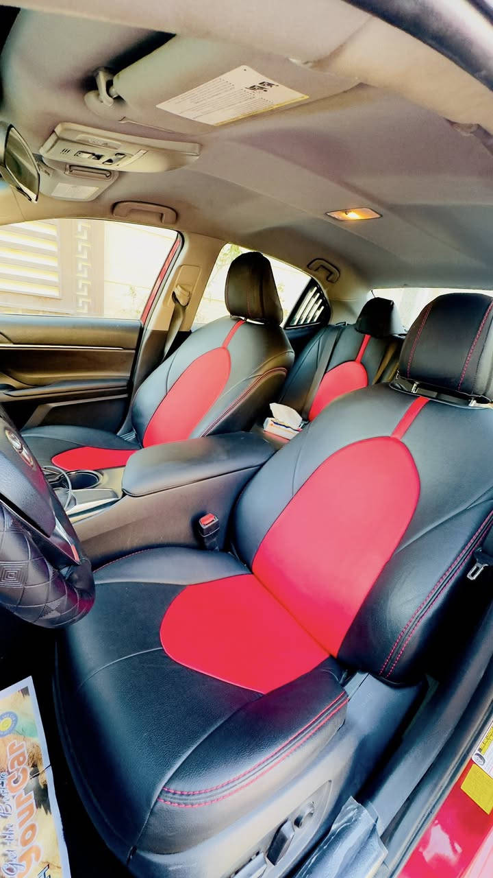 السلام عليكم 
كامري 2020 LE 
ماروني كرزي 
رقم بغداد باسمي
ماشيه ٥٢ الف ميل ٨٨ الف كيلو متر
ضرر قطعتين جاملغ وباب السايق 
السيارة نضيفه حيل وكاملة مال جناي 
مكاني المنصور 
***********
