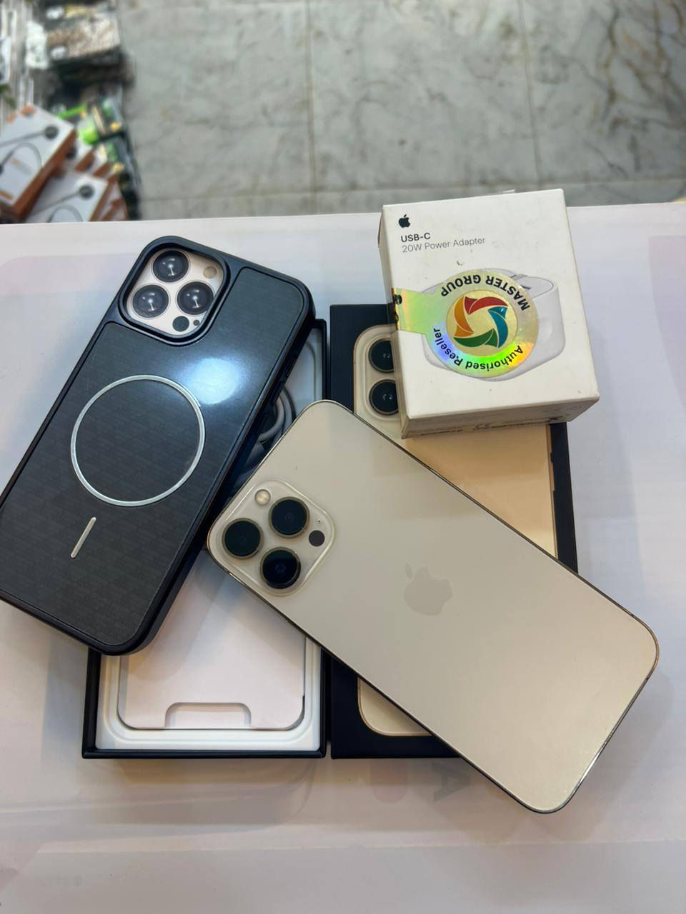ايفون 13 برو ماكس 256 ذاكرة
بطارية 95‎%‎
نضافة 100‎%‎
جهاز شرق اوسط الاصلي 
كامل ملحقات الاصلية شركة ماستر 
اصلي وبيه ضمان لوكالة 
استخدام قليل
السعر مناسب
***********
العنوان القطاع شارع السوك مجاور عوينات الكرار 
مركز الشمس
