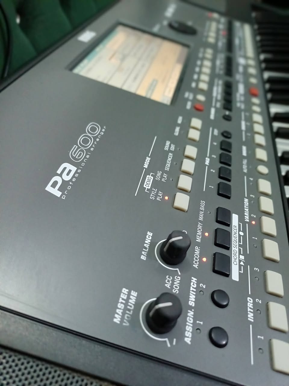 سلام عليكم  من رخصة  ستاذ طه KORG 600. للبيع جهاز نضيف حيل فول نضافه  برنامج كذالك فول شخط مابي جهاز مال لبيت سعر 6 أوراق قفل قفل مكاني بغداد ***********
