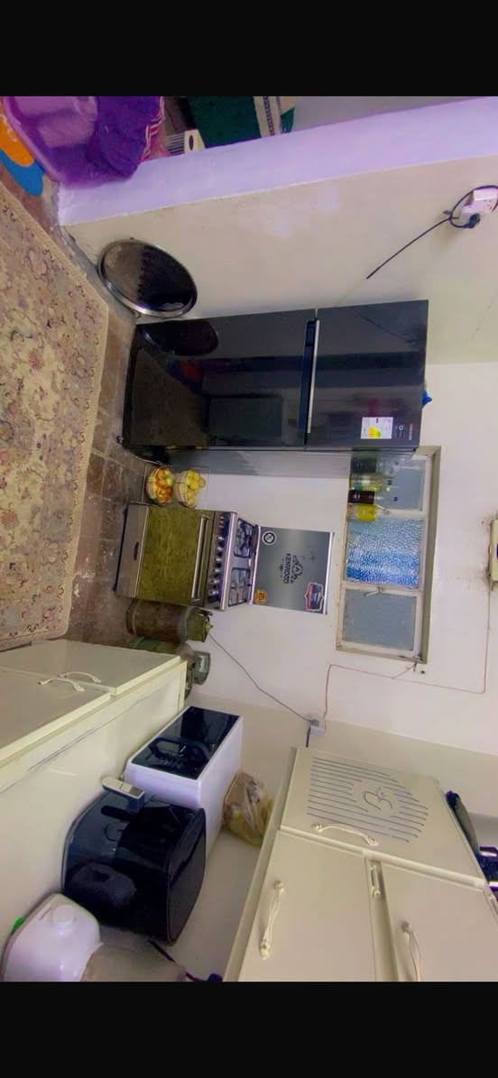 السلام عليكم
شقه طابق للبيع  ثاني ركن وجه العماره رقم  العماره12
مساحه 102 م
غرفتين وصاله وحمام ومطبخ وبالكون 
كامله  مناقصها شي  للاستفسار☎️
*********** بي واتساب السعر خاص
