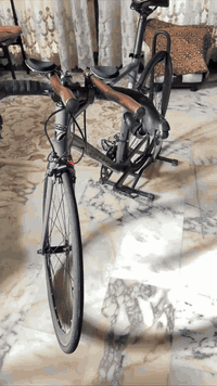 ⚠️ مكلّف بالنشر ⚠️

🔥 للبيع بايسكل رود TWITTER 🔥

📌 النوع: رود
📌 القياس: 28
🎨 اللون: رمادي
📌 الفريم: ألمنيوم + ماشه كاربون
📌 الوايرات: دفن
📌 السرعات: 2×11
📌 نظام السرعات: Brakits
📌 الرتروسبيك: نوع خاص بشركة TWITTER
📌 مبدّل السرعات الخلفي: كاربون
📌 البريكات: أمامي وخلفي شغّالات تمام
📌 الحالة: نظيفه وجاهزه للركوب

🎁 هديه ويا الدراجة:
✔ ستكات أصلية
✔ ستاند

📍 الموقع: كوت – يوجد توصيل
💰 السعر: 560 بي مجال
📞 رقم صاحب الدراجة: ***********4
