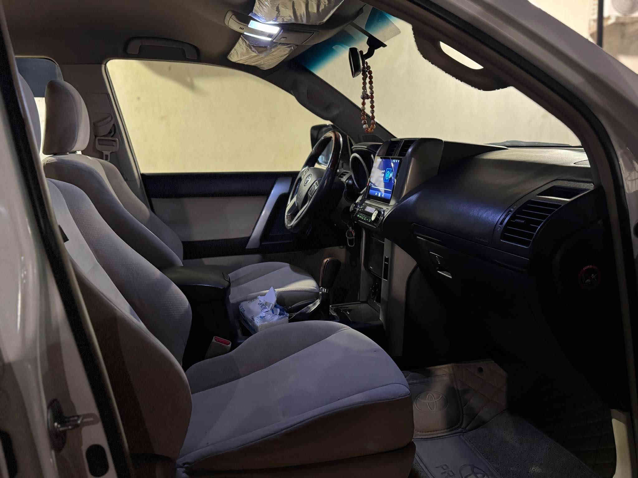 بيع ومراوس حسب القناعة
برادو 2010 كويتي  رقم شمالي بسمي 
ماشيه 139 حقيقي شرط الفحص 
السياره جديده وحلا من الصور شرط 
مكفوله من الضربه ولتبديل 
بيها فقط ربع باب الصندوق كلير 
ولباقي شرط كفاله سياره جديد ومتعوب عليها بشرط تراي زيرو 

مكينه 2/700 
ثلاجه 
7راكب 
3قطع تبريد مركزي 
مكينه كير شرط كفاله 
تخم تاير شرط جديد 
وشرط تراي زيرو شرط 

مكانها بغداد بسمايه مجمع ريحانة 
السعر 210وبيها مجال قليل 
بيع ومراوس حسب القناعة 

*********** بغداد
