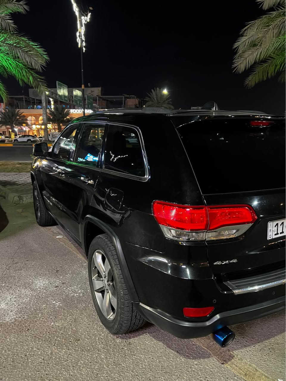 جيب كراند شيروكي 2014  لمتدد شاشه جبيره  فتحه دبل صالنصه اربع كشنات تدفئه كشنات اماميه كهرباىيه مواصفات اللمتدد معروفه بعد نضيفه كلش ماشيه 108 كيلو وقابل للزياده السياره جاهزه من كلشي بيه باب خلفي عكس السايق صبغ  وتكحيل بخشم الجاملغ جهه السايق مكينه كير خير من لله *********** كربلاء, العراق
