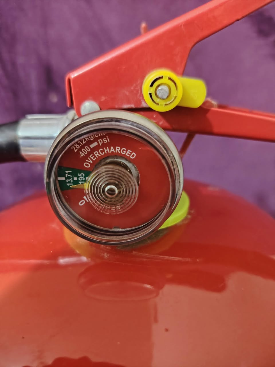 طفاية حريق نوع دبي 6 كيلو باورد
طفاية حريق جديده غير مستعمله
المؤشر باللون الأخضر وجاهزة للاستعمال فوراً
مناسبة للبيت، المحلات، السيارات، أو الورش

تطفي حرائق:
✔️ الخشب والورق
✔️ السوائل مثل البنزين
✔️ الأجهزة الكهربائية

💰 السعر: 30/000  الف

📍 المكان: بغداد – الحبيبية
📞 للتواصل خاص


**إذا كنت صاحب هذا الإعلان وتريد حذفه لأي سبب، رجاءا أرسل رسالة إلى الدعم الفني**