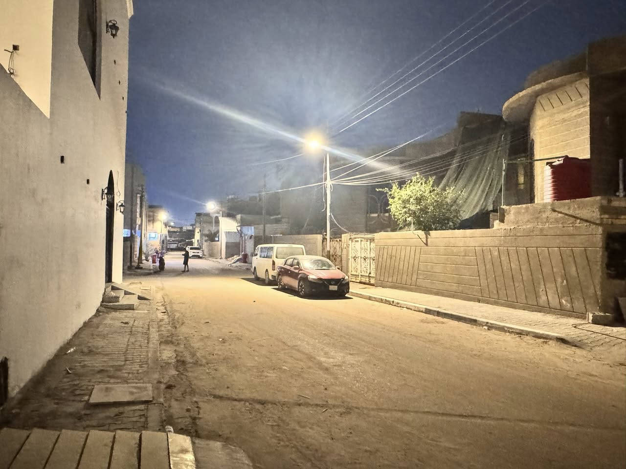 السلام عليكم قطعة ارض طابو ملك صرف في منطقة دور الصحة المساحة ٢٦٧ متر على شارع ١٠ متر القطعة مجاورة للركن سعر المتر مليون وربع مع المجال القليل من المجموع 
للاستفسار 
***********
