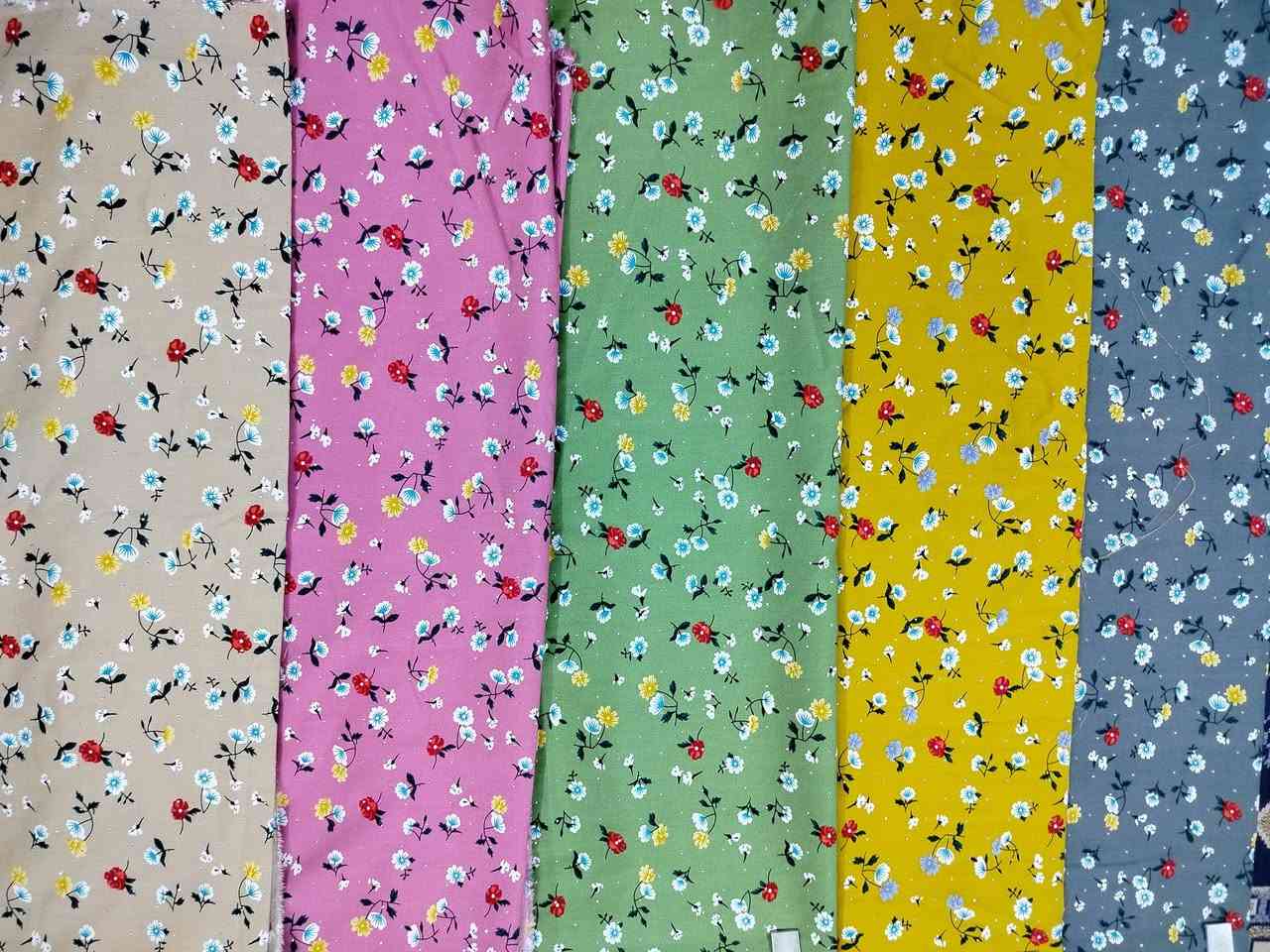 اللهم صلئ علئ محمد وال محمد 🤍✨
دلال وجمال مختلف.... من الاقمشة الجميلة بألوان مختلفة!
😍تحديدََامن كشمير إيطالي٬ درجه اولئ اذا كنت مهتم بالحجز تواصل علئ هذا الرقم واتساب:***********

...بألاضافه لذالك ٬تذكروا انة الأقمشه متوفره لكل ذواق 
توصيل داخل بغداد متوفر  🛵✨
